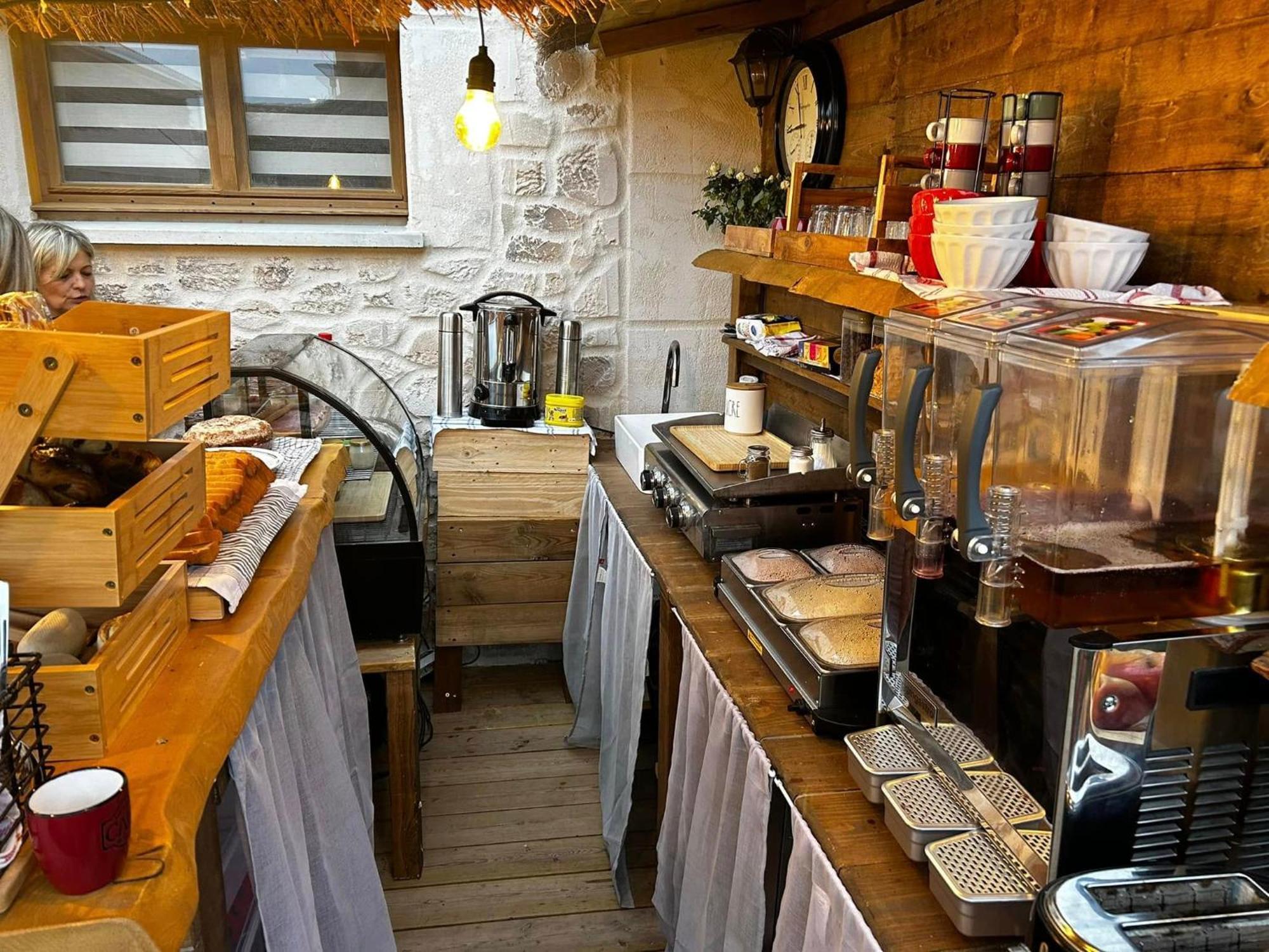 Les Chambres De Paulette Chambres A Theme Jack Sparrow Sainte-Marie-la-Mer Eksteriør bilde